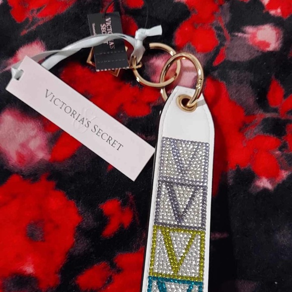 Victoria Secret Rhinestone Wristlet NWT - Picture 5 of 5